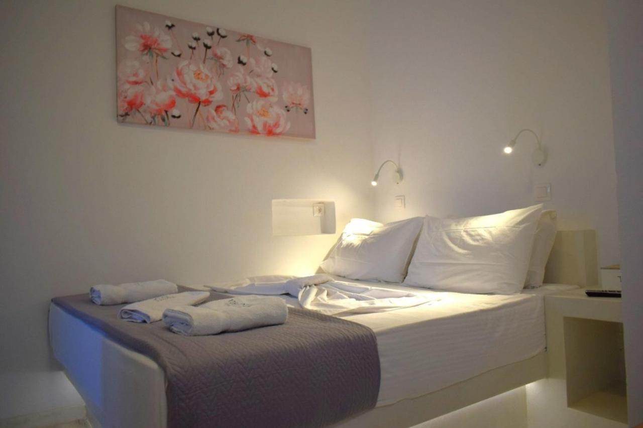 Tinos Heritage Plateia